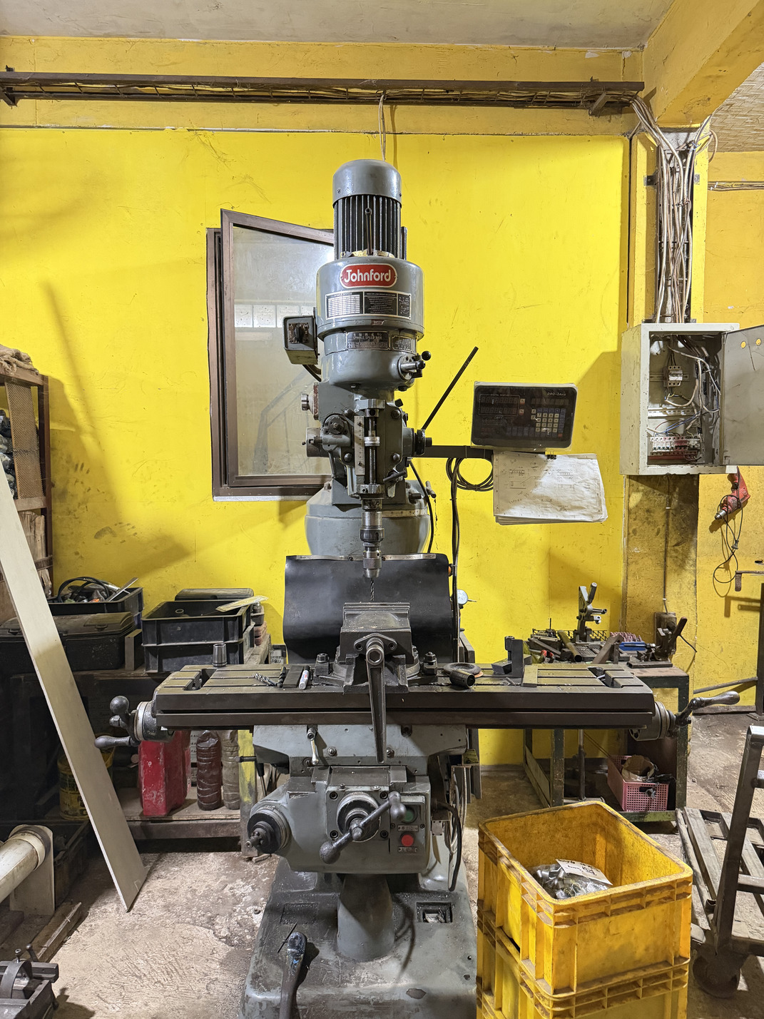 Mesin Milling Johnford